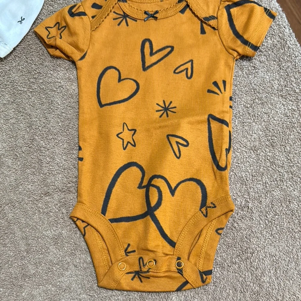 Carter’s Heart and Star Print And Bow Print  Onesie 2 Piece Bundle 3 Months